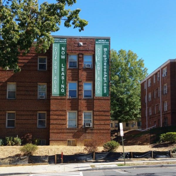 Vinyl Bannersignaramasilver Springbrightwood Apartmentssmall
