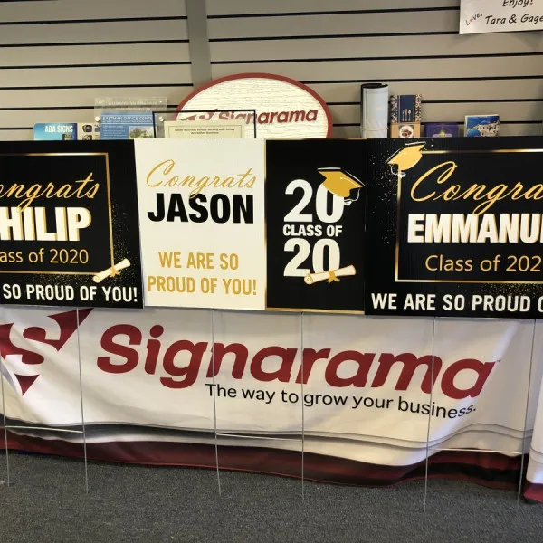 Grad Lawn Signs 3_Roseland