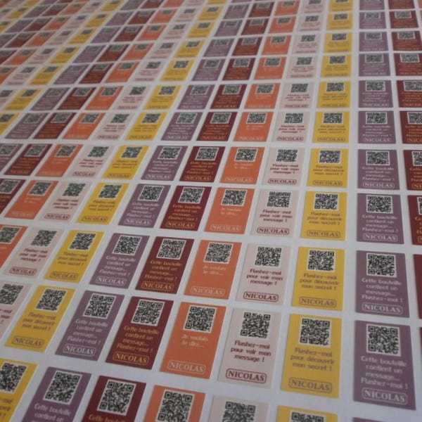 Stickers etiquettes personnalisées (QR codes)pour bouteilles de vins. Issy les Moulineaux- ISSY LES MOULINEAUX