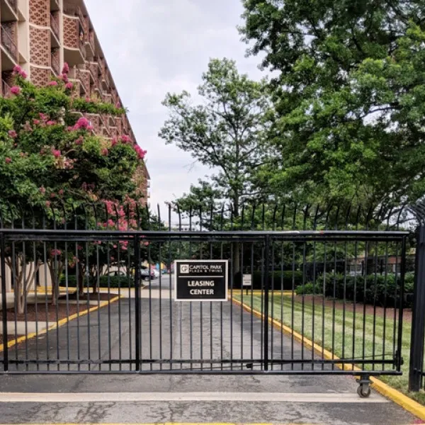 Exterior Aluminum Framed Fence Signsignarama Silver Springcapitol Park Plaza Swsmall