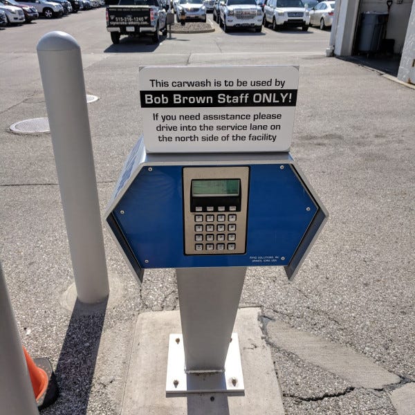 Bob Brown Car Wash Wayfinding