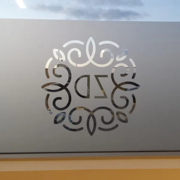 Zara Dental Window_Roseland