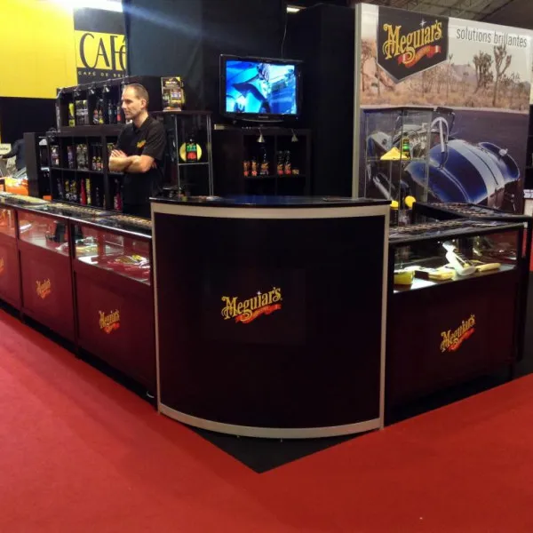 DECORATION STAND SALON Logo en vinyle imprimé Kits prêt à poser Signarama Versailles - NOISY LE ROI