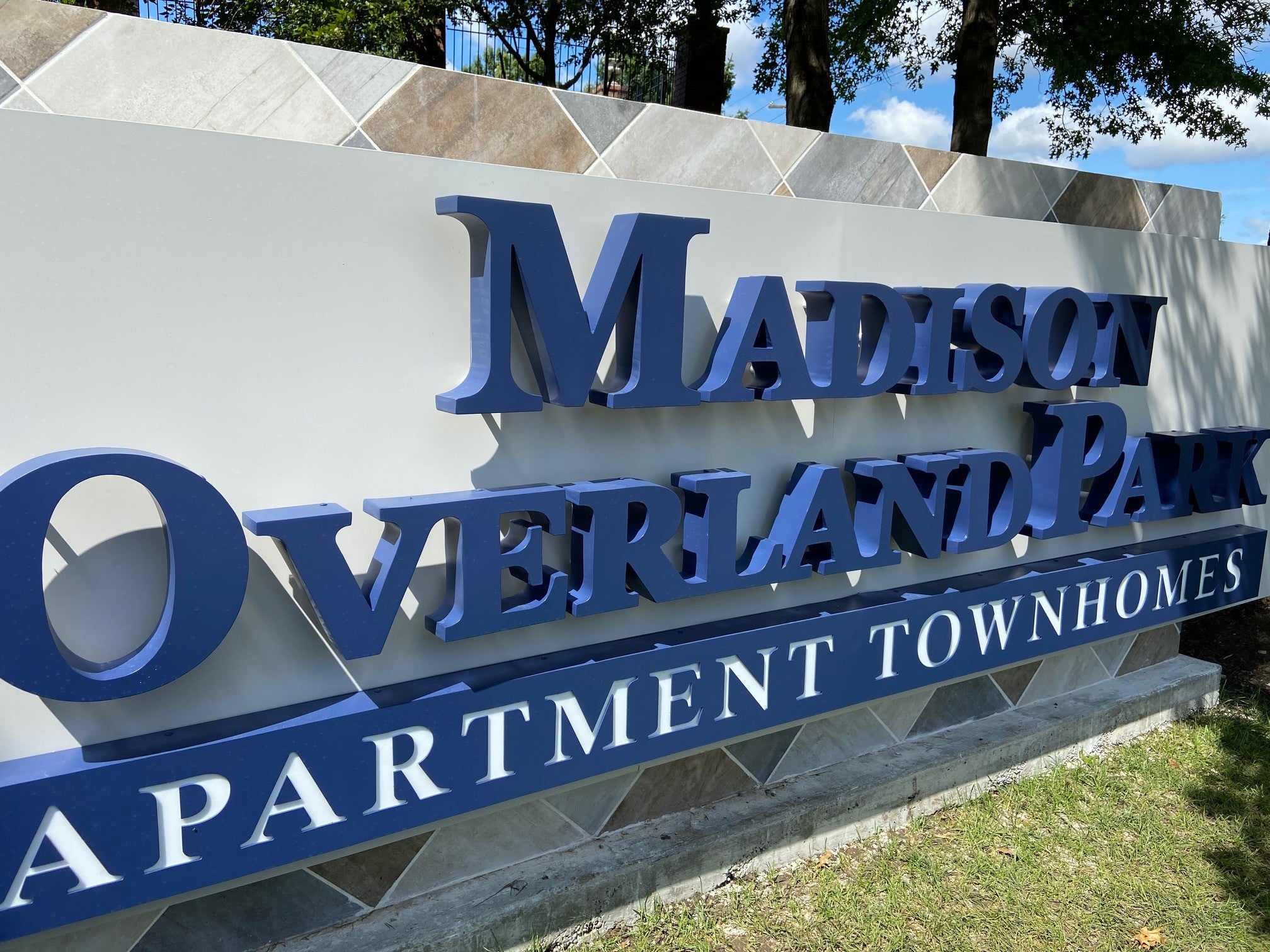 Sign Fabricators