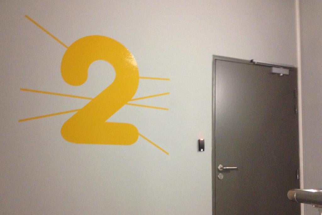 stickers-muraux-etages-signaletique-entreprise-nancy-signarama
