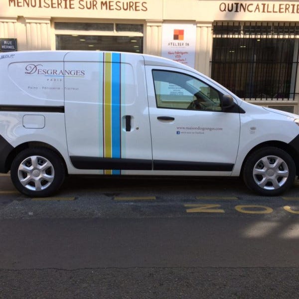 Fabrication et pose d'adhésifs personnalisés sur véhicule - SIGNARAMA PARIS 18- PARIS 18