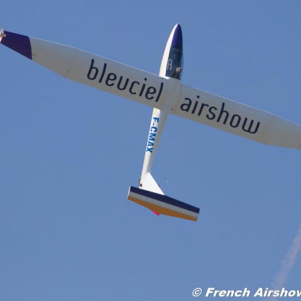 Marquage et décoration adhésif sur véhicules, avions, planeur. Sur terre comme au ciel avec Sigarama vous serez vus et reconnus.- CLERMONT FERRAND