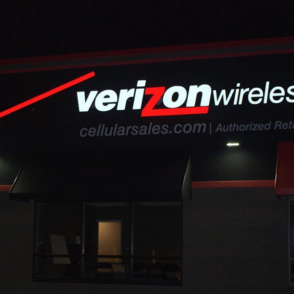 Channel Letters Verizon   South Burlington Vt