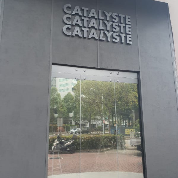 Catalyste Outside