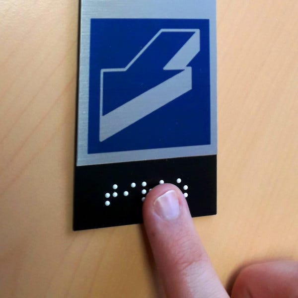 signaletique-braille-etiquette-porte-tirez-poussez-sublimation-aube-signarama-troyes