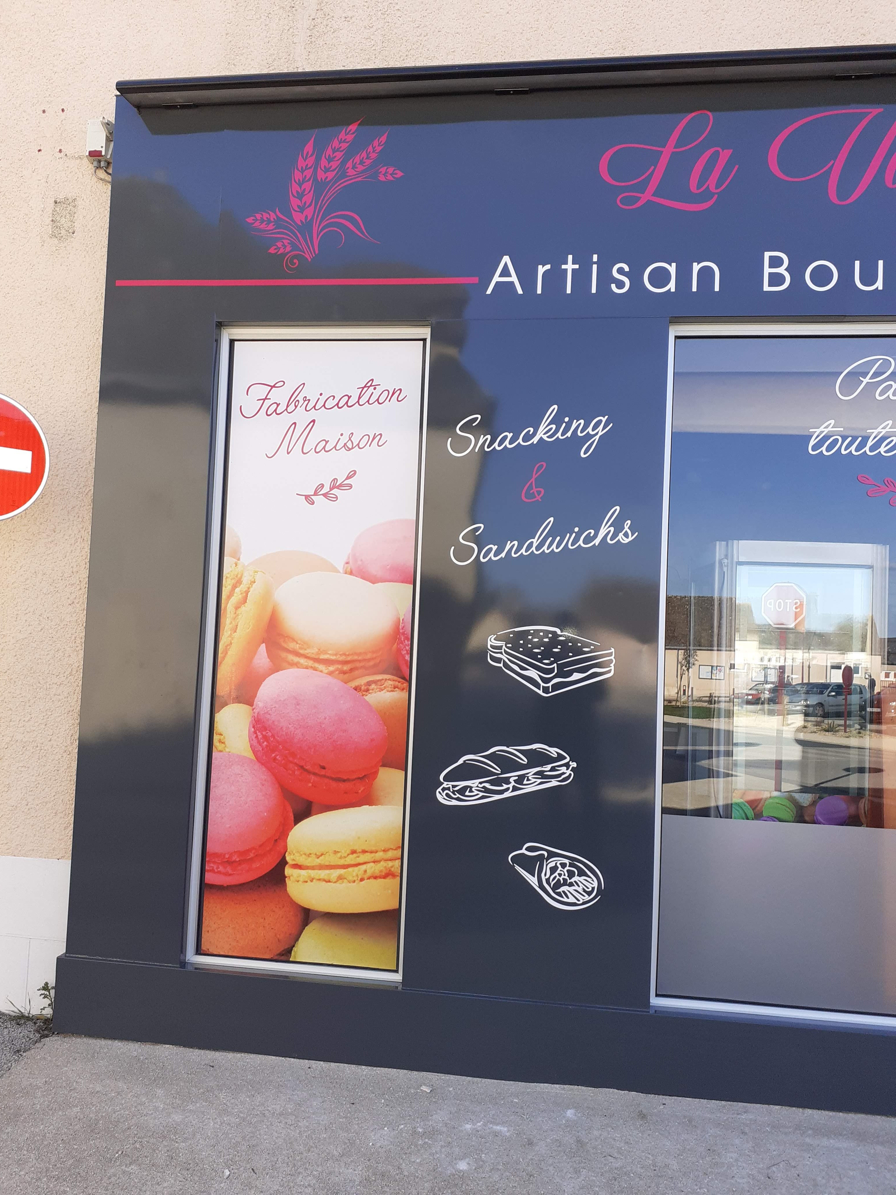 Nouvel Habillage d'une Vitrine - Boulangerie La Vallée Gourmande