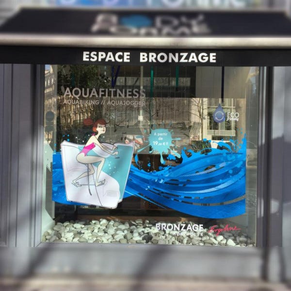 habillage-vitrines-vitrophanie-salon-bronzage-val-de-marne-vitrophanie