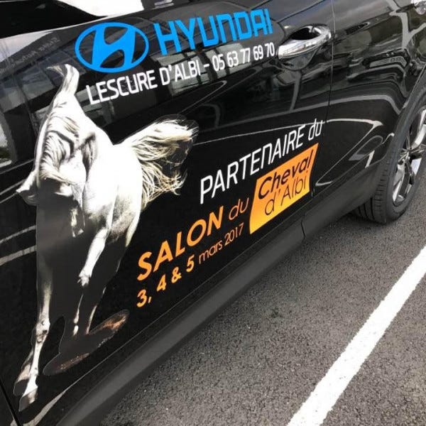 adhesif publicitaire pour vehicule