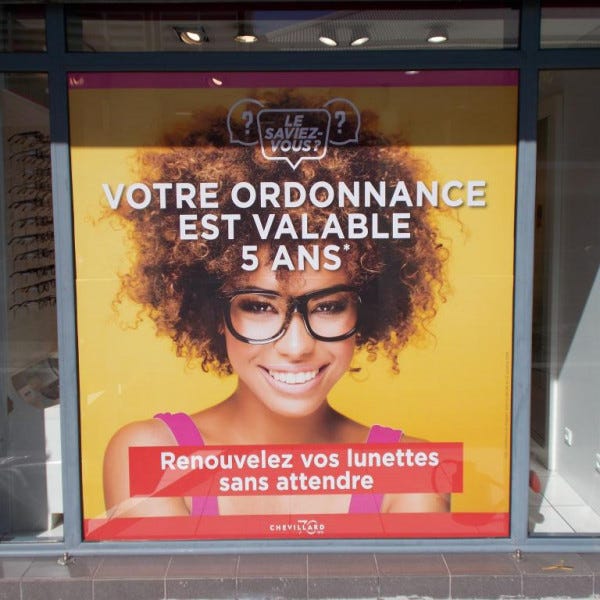 HABILLAGE VITRINE PAR SIGNARAMA LA REUNION - STE CLOTILDE