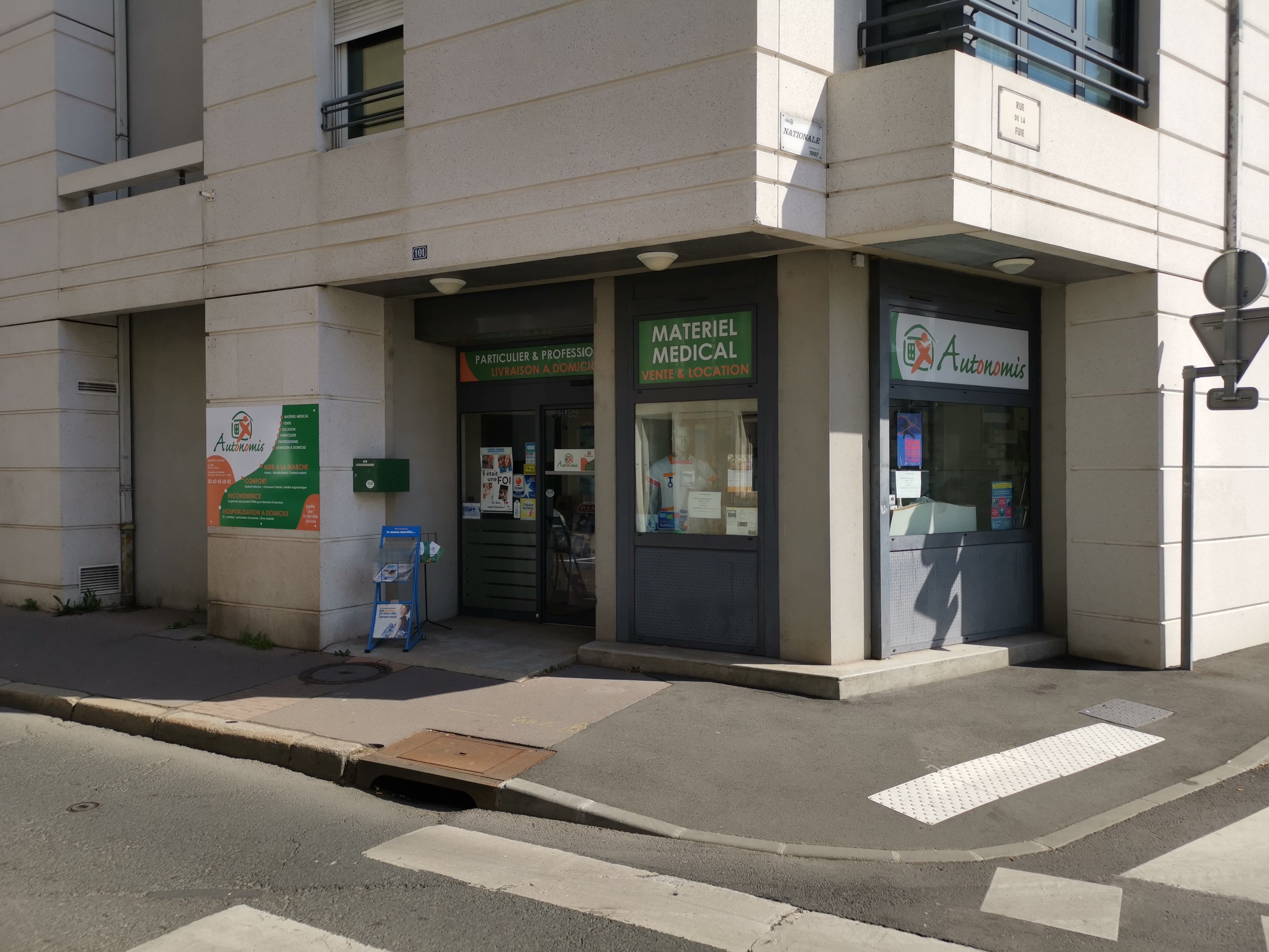 Nouvelle Signalétique extérieure chez Autonomis - Signarama Le Mans