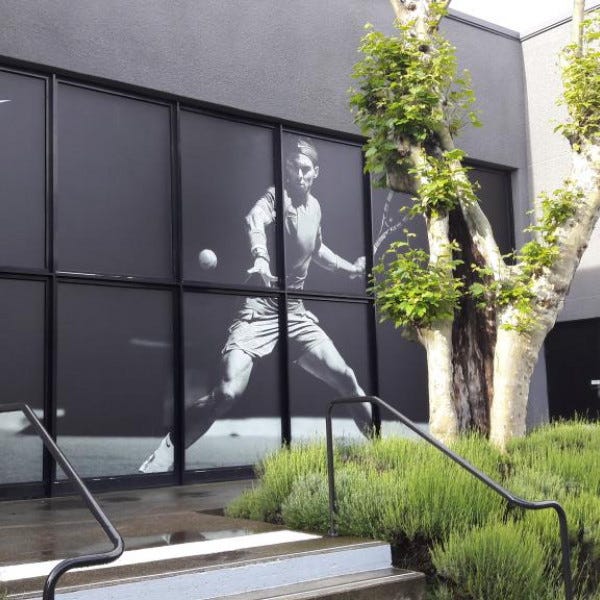 decoration-vitrine-valence-nike-signarama
