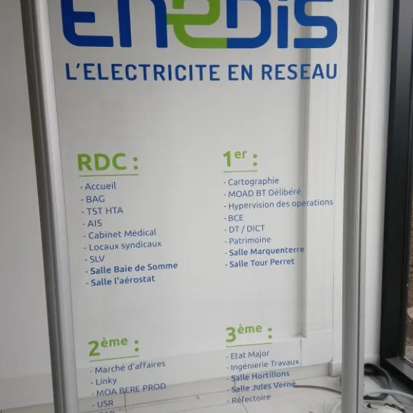 Totem d'orientation pour batiment- AMIENS