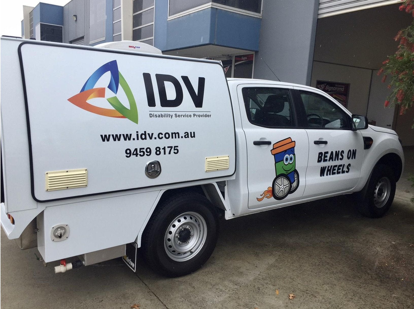 Vehicle Signage & A-Frame - IDV - Macleod.