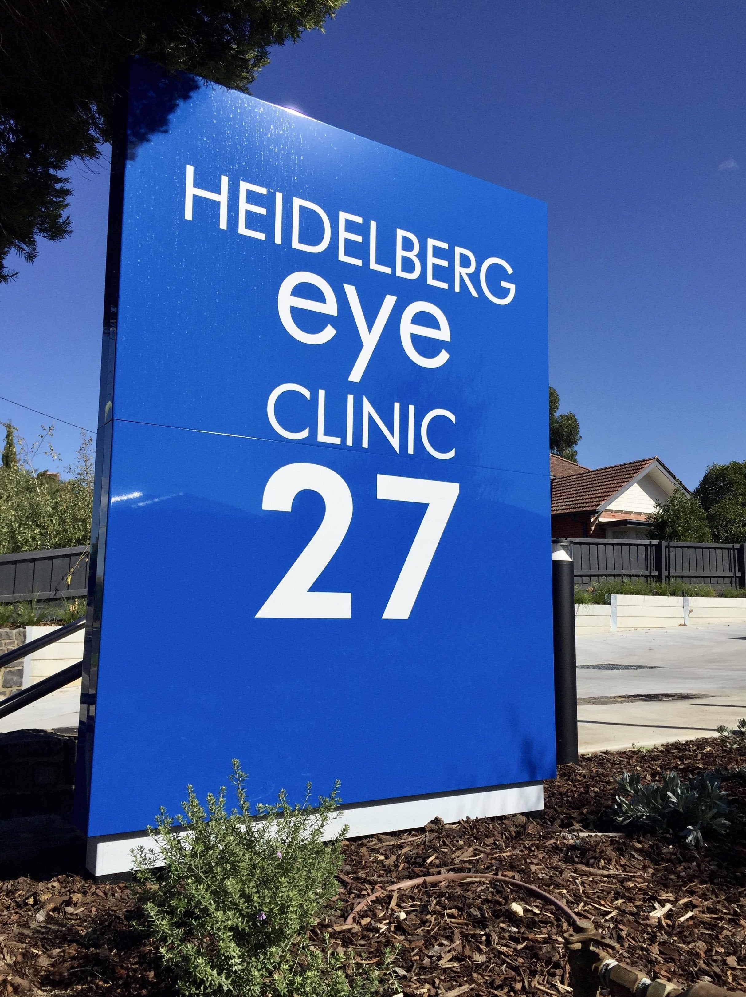 Pylon Sign - Heidelberg Eye Clinic