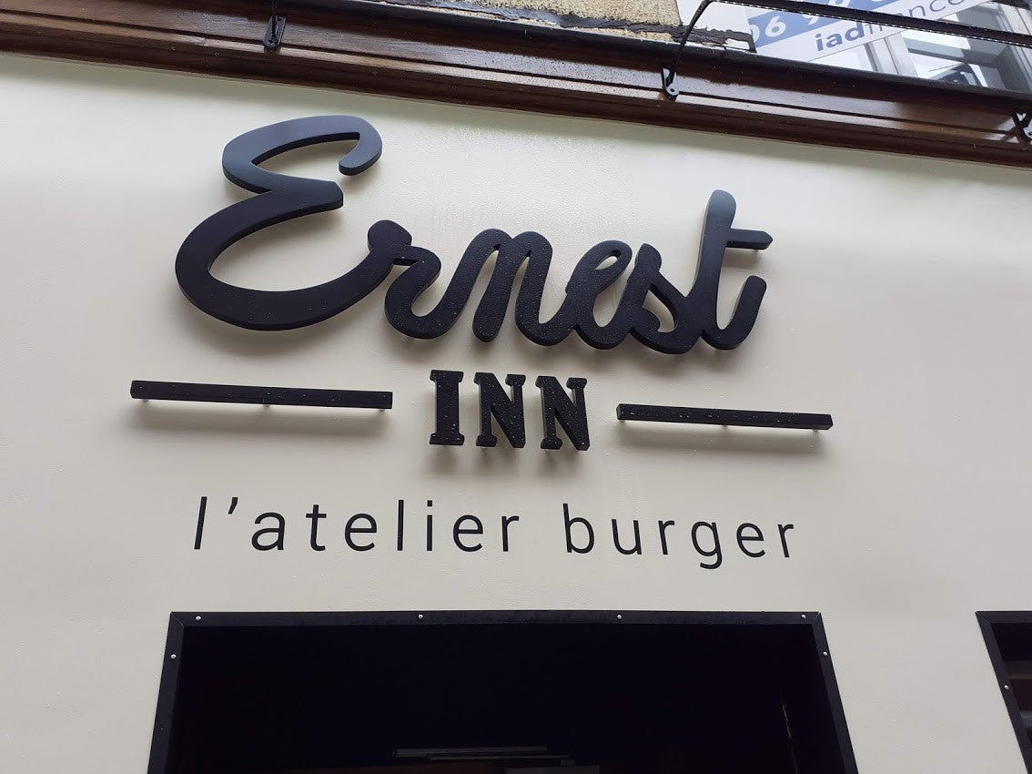 signarama-lemans-enseigne-leds-fabrication-graphique-restaurant-lemans-logo-3d