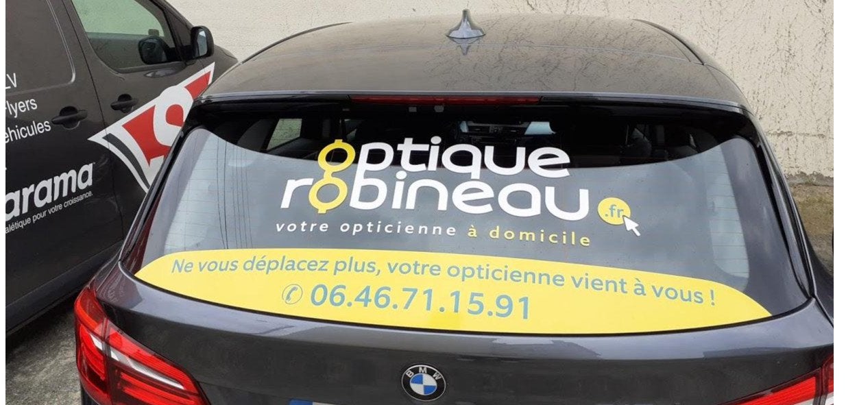 Marquage d'une lunette arrière, conception et pose par Signarama Le Mans !