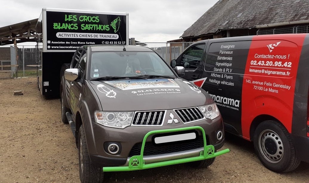 Marquage d'une Remorque pour l'Association des Crocs Blancs Sarthois par Signarama Le Mans.