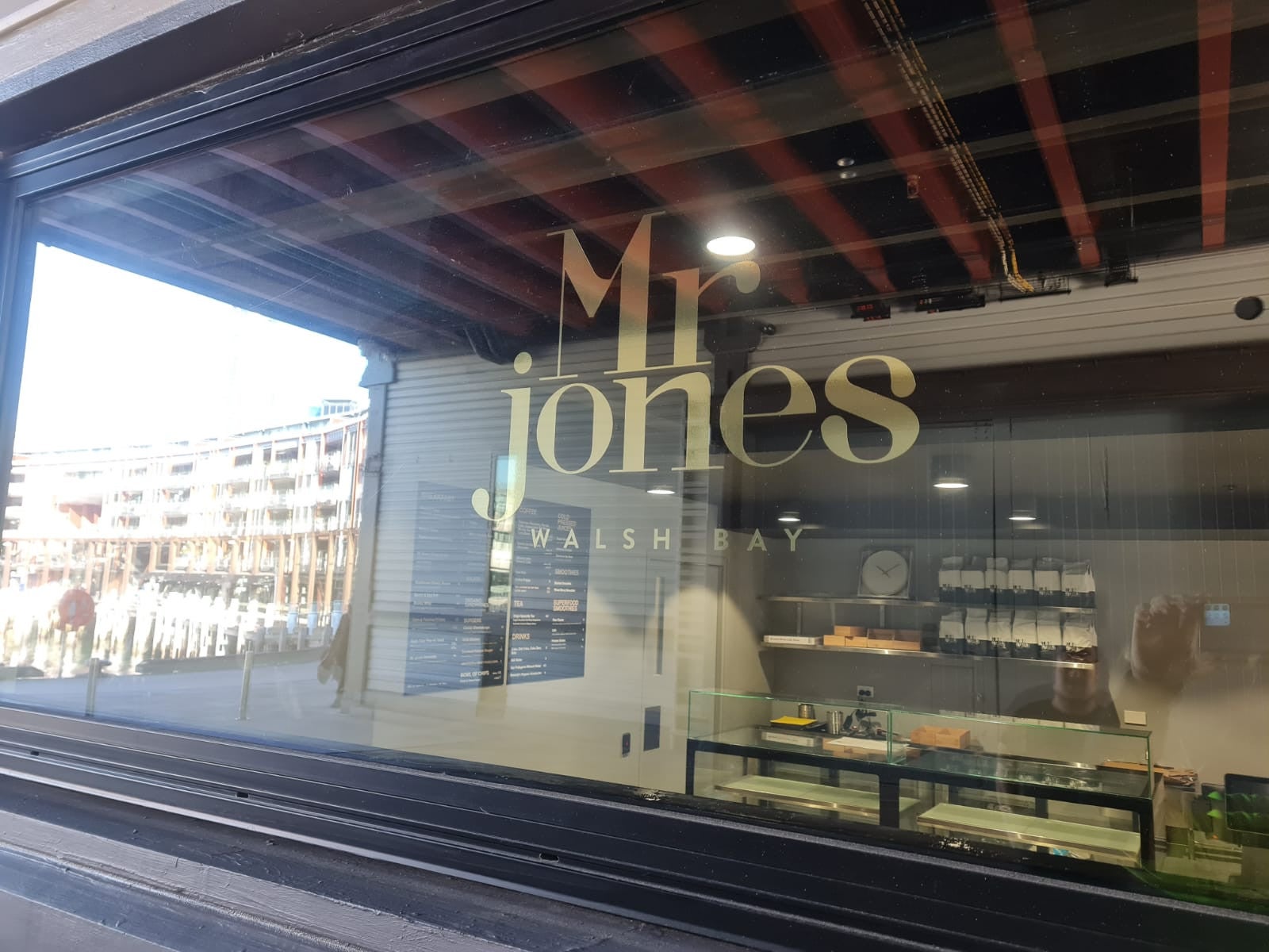 Mr Jones Ultimo Window deca_Mirror Gold vinyl