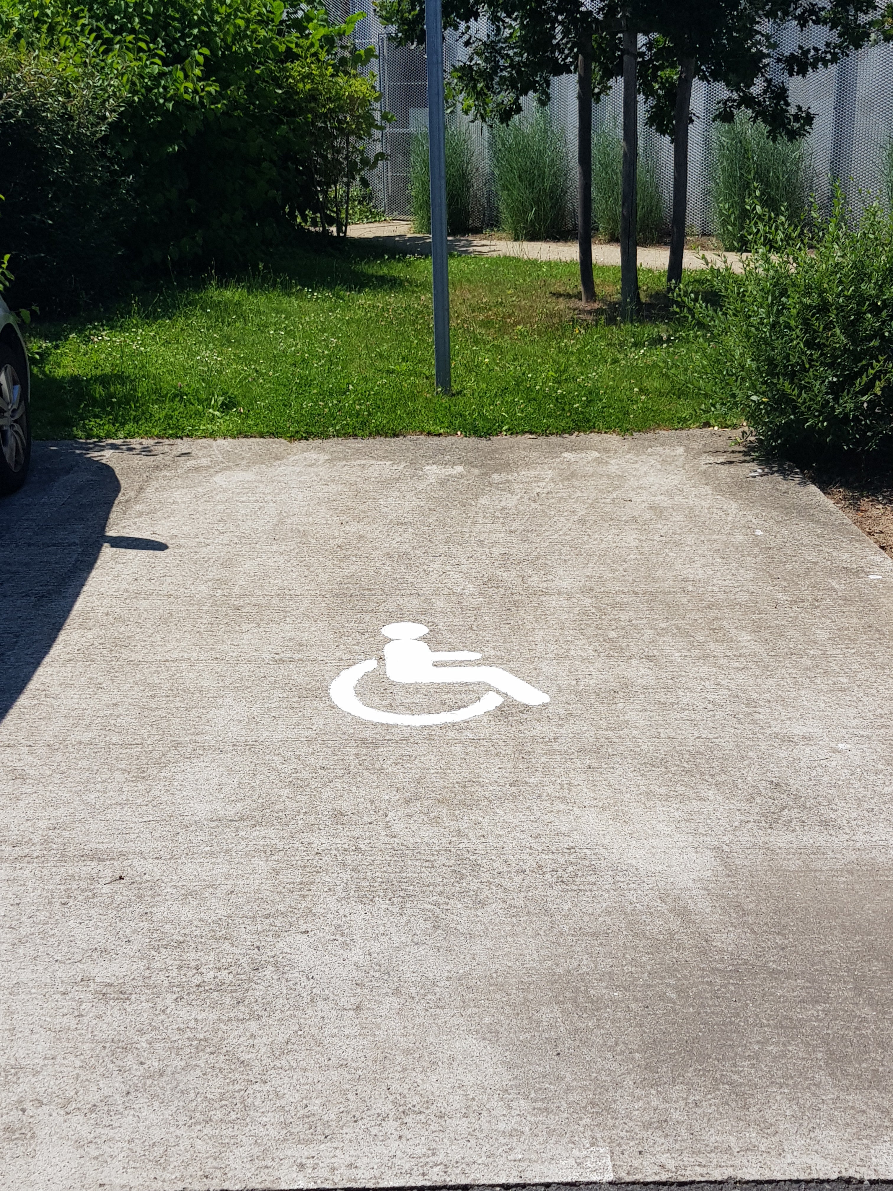 Marquage au sol emplacement parking par Signarama Nantes