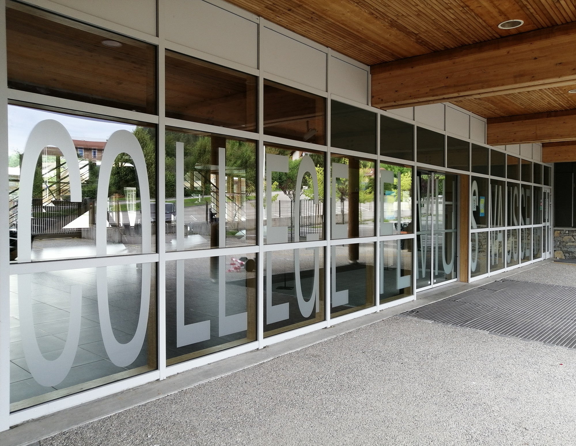 Vitrophanie Collège Vaussenat - SIGNARAMA Grenoble