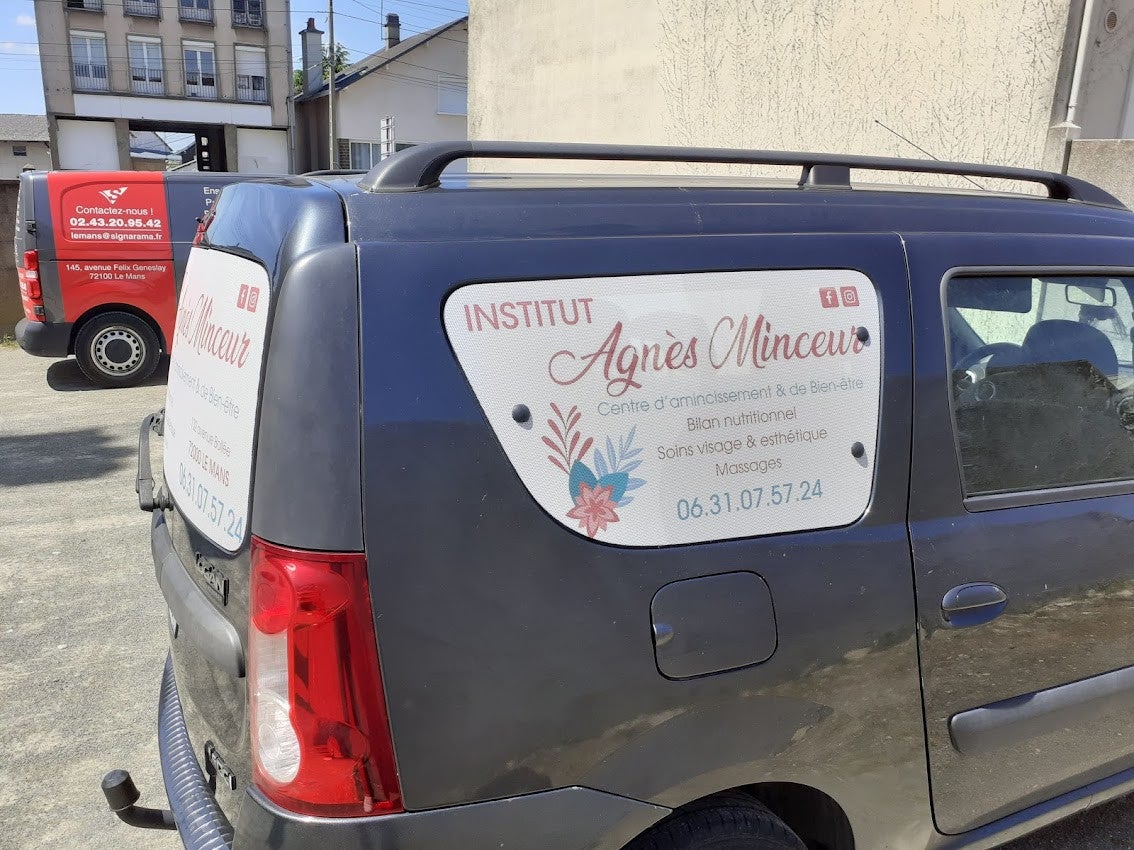 Habillage d'une vitrine et d'un véhicule pour Agnès Minceur installé sur Le Mans par Signarama Le Mans.
