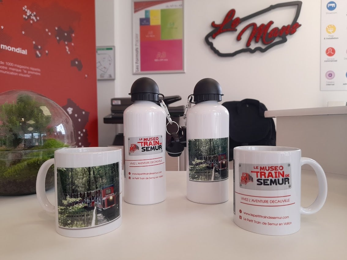 Marquage de Mugs et Gourdes pour Le Petit Train de Semur en Vallon par Signarama Le Mans