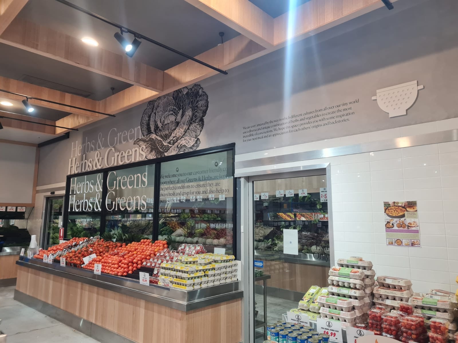 King Ananas Acrylic lettering and vinyl lettering - Signarama CBD South