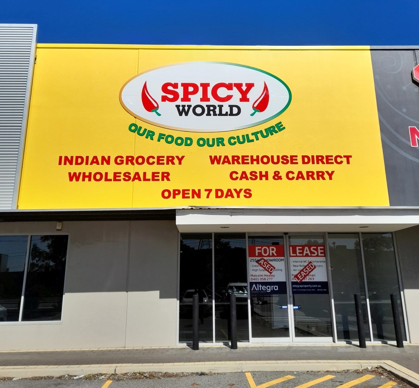 Spicy World Signage