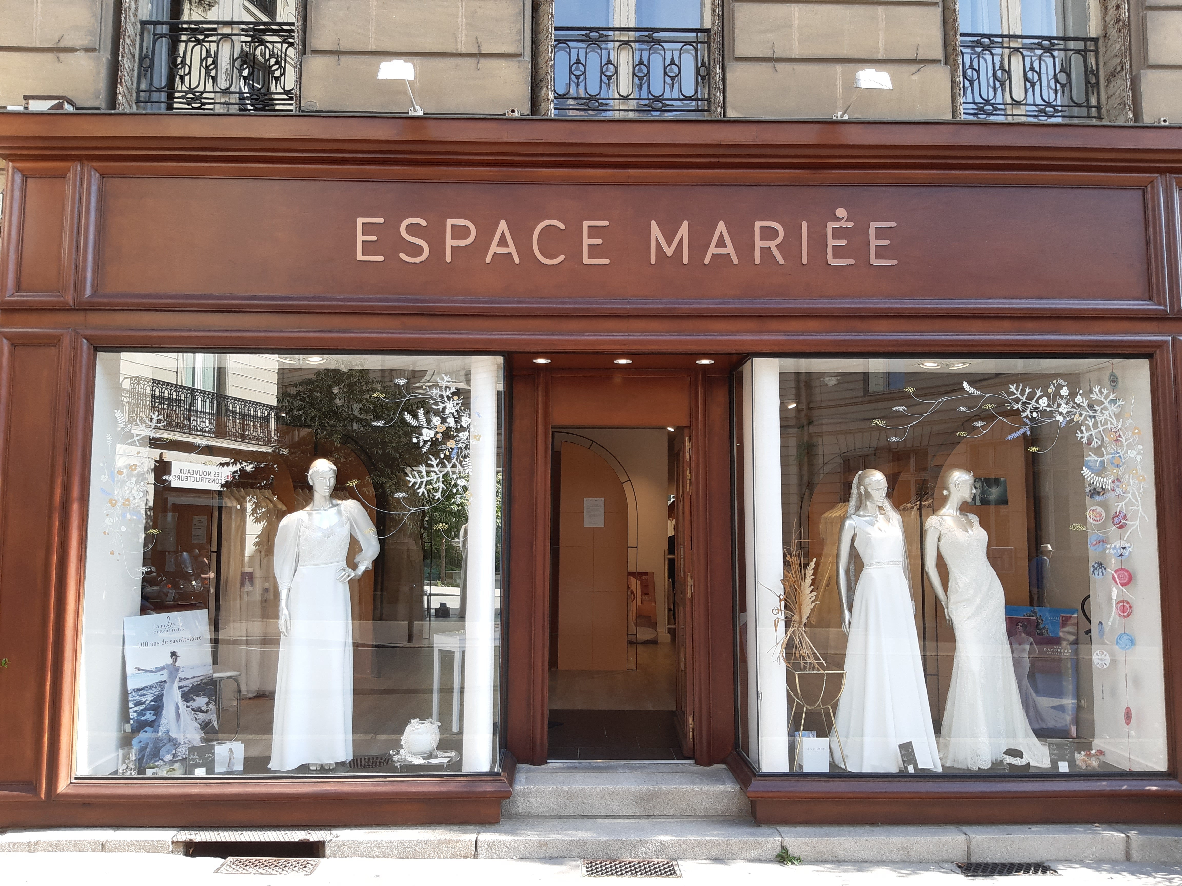 Lettres découpées en plexi pour enseigne par Signarama Nantes