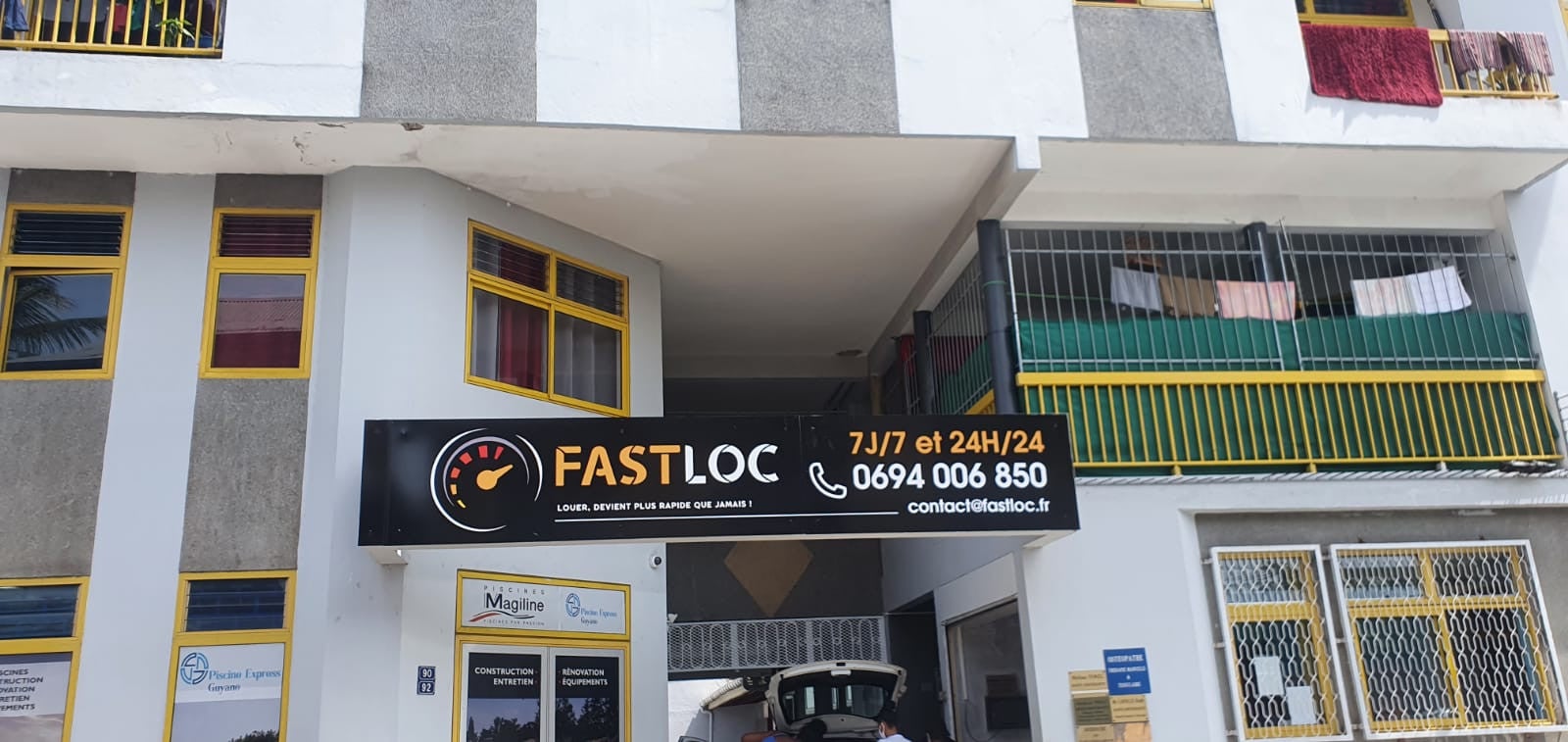 ENSEIGNE FASTLOC CAYENNE