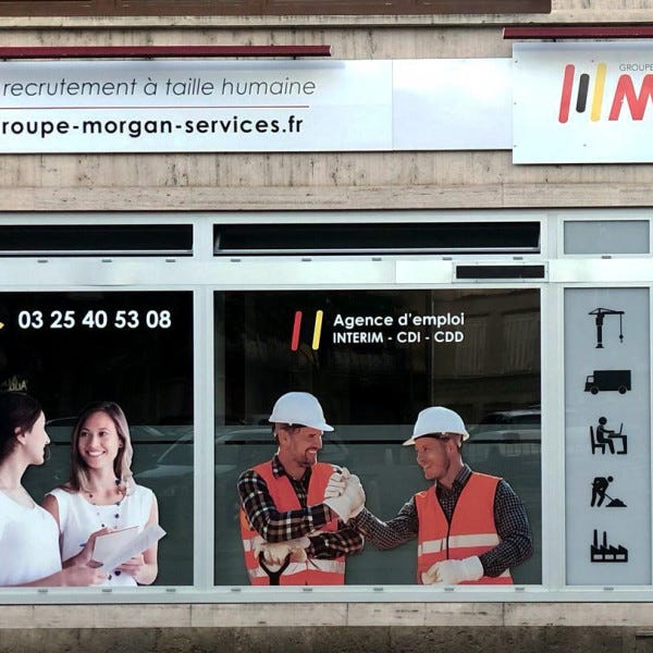facade-enseigne-panneau-lettrage-images-adhesif-decoration-vitrine-impression-decoupe-pose-aube-signarama-troyes