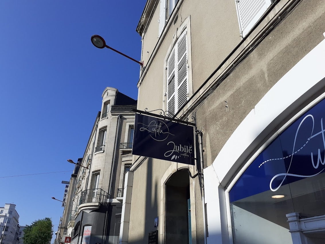 Nouvelle Enseigne et Charte graphique pour la Boutique Lutilu et Jubilé Créations installée sur Le Mans par Signarama Le Mans
