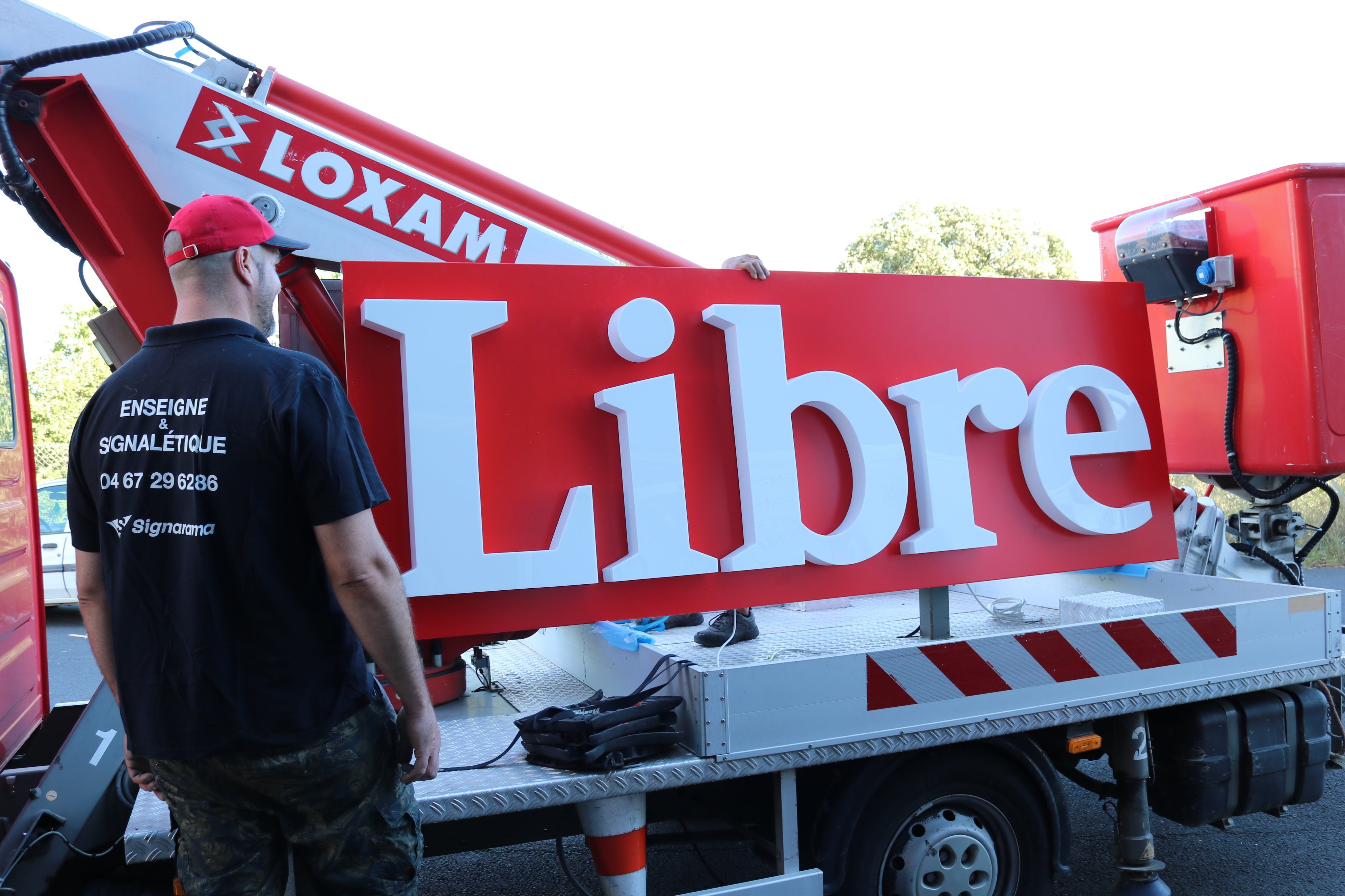 DES PRODUITS DE SIGNALETIQUE PAR MILLIERS