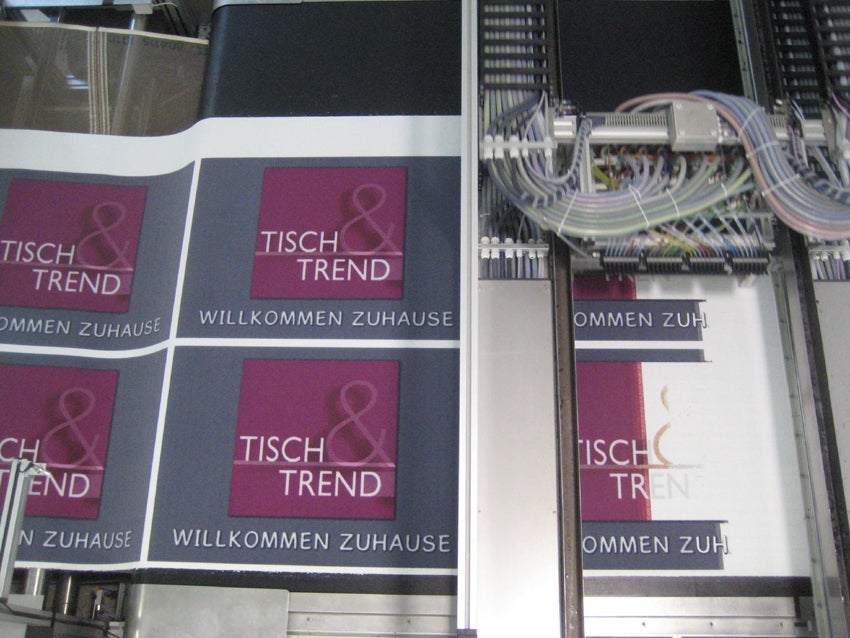 LOGO SUR TAPIS EN FOLIE