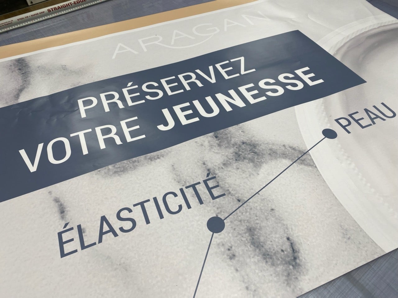 STICKER VITRINE POUR TOUS