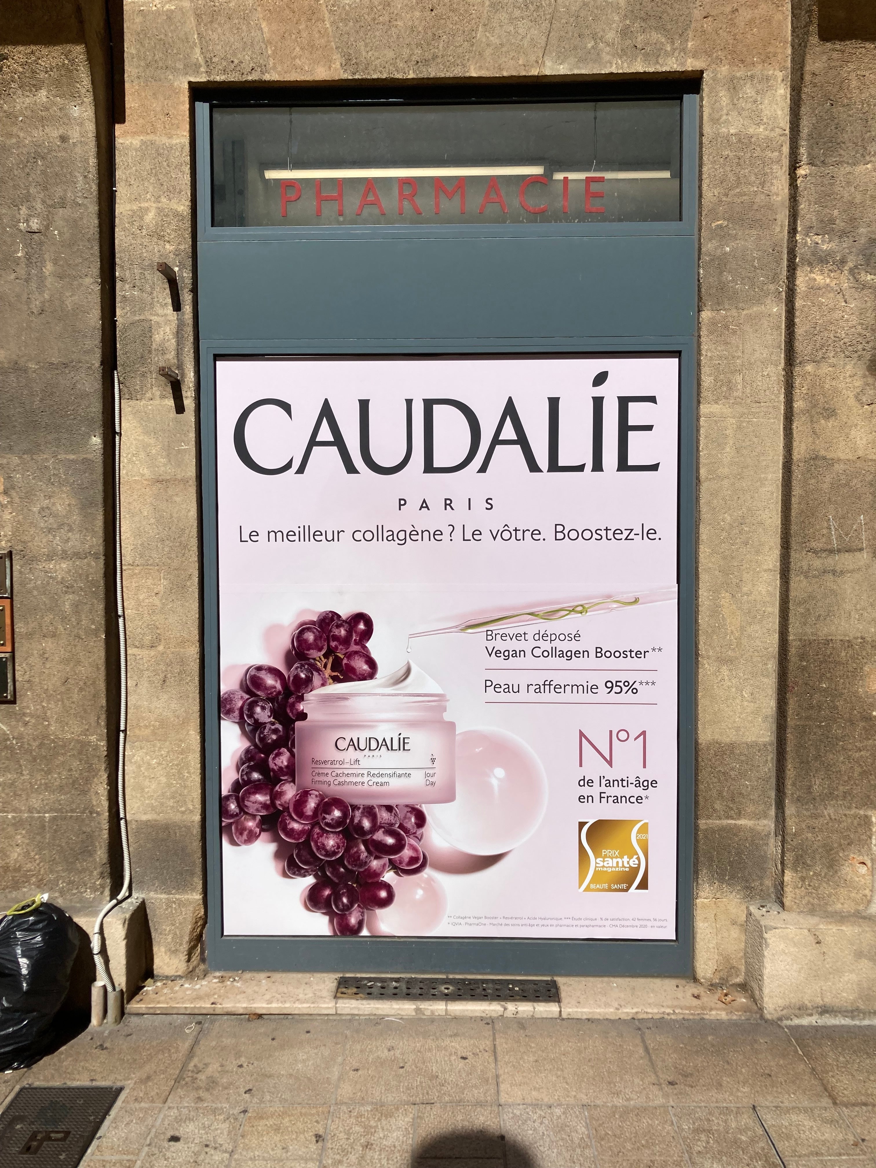 STICKER VITRINE POUR TOUS