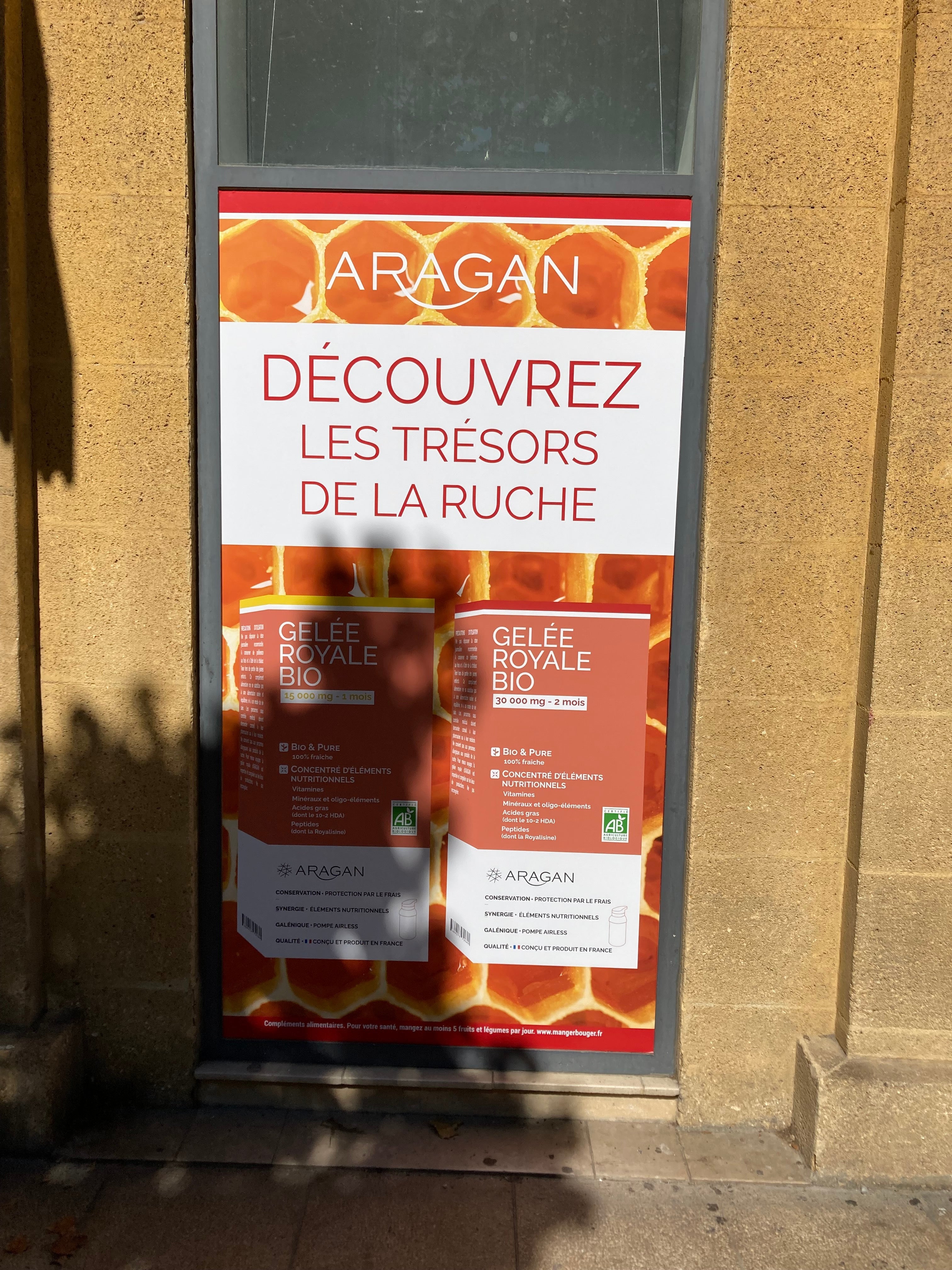 STICKER VITRINE POUR TOUS