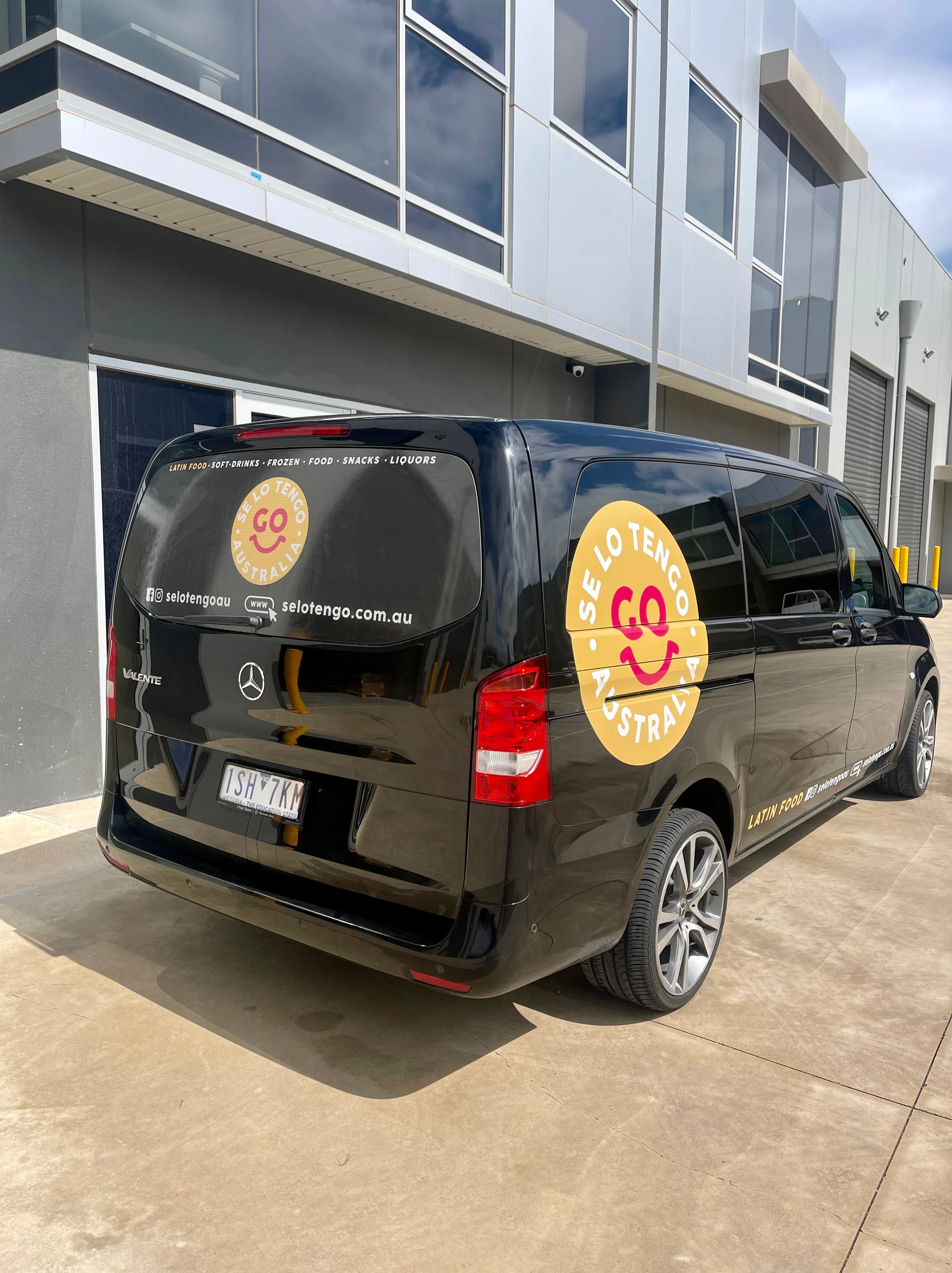 Vehicle Lettering & One Way Vision - Se lo Tengo Australia.