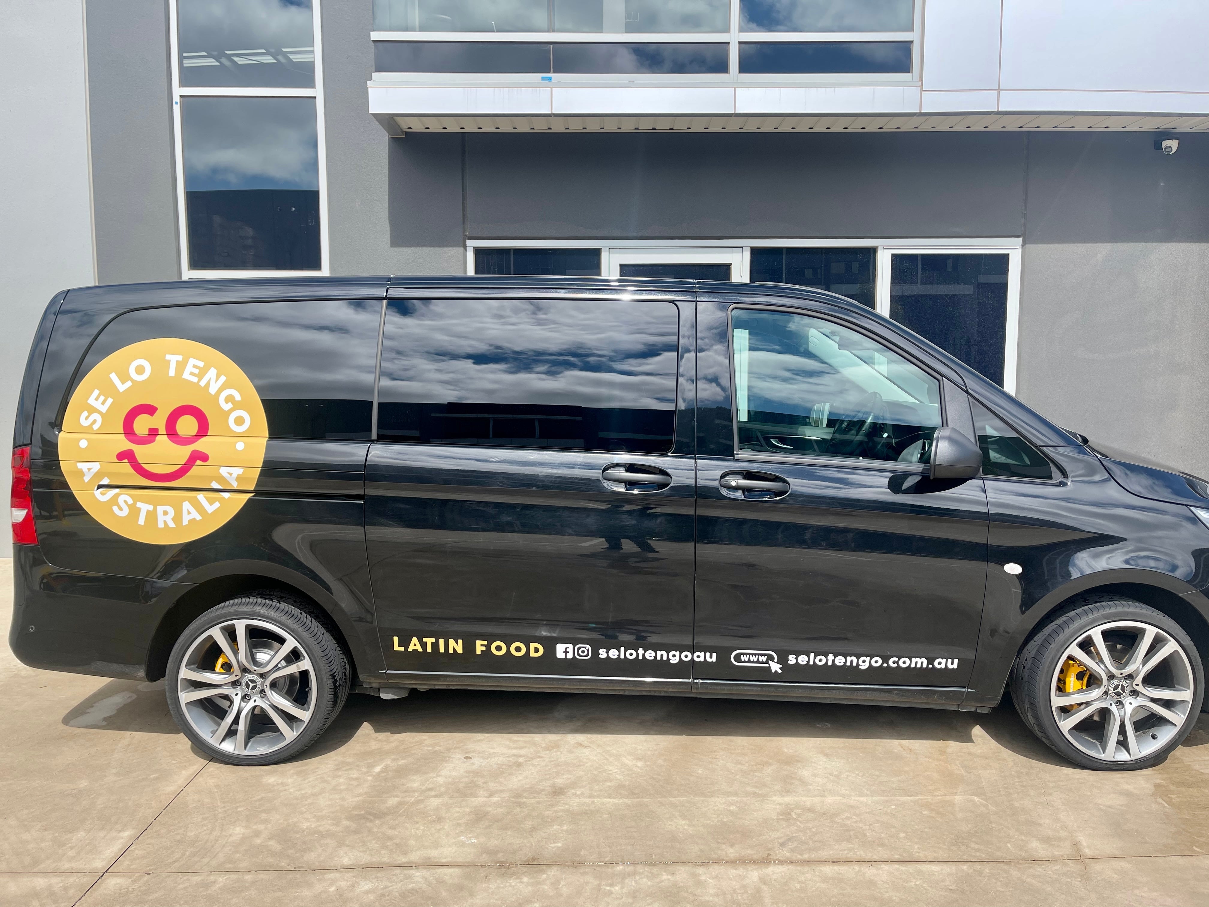 Vehicle Lettering & One Way Vision - Se lo Tengo Australia.