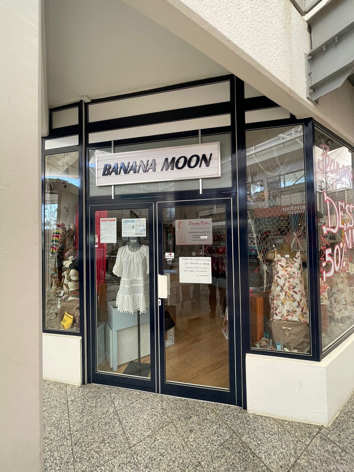 HABILLAGE FACADE BANANA MOON