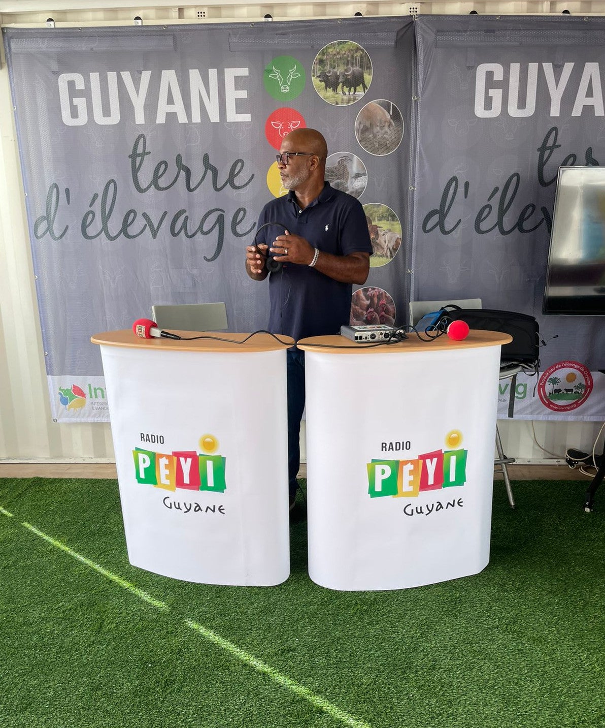 COMPTOIRS PARAPLUIE RADIO PEYI SALON ELEVAGE CAYENNE