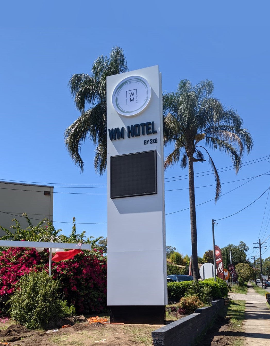 Standing high and proud - Pylon Sign for WM Hotel