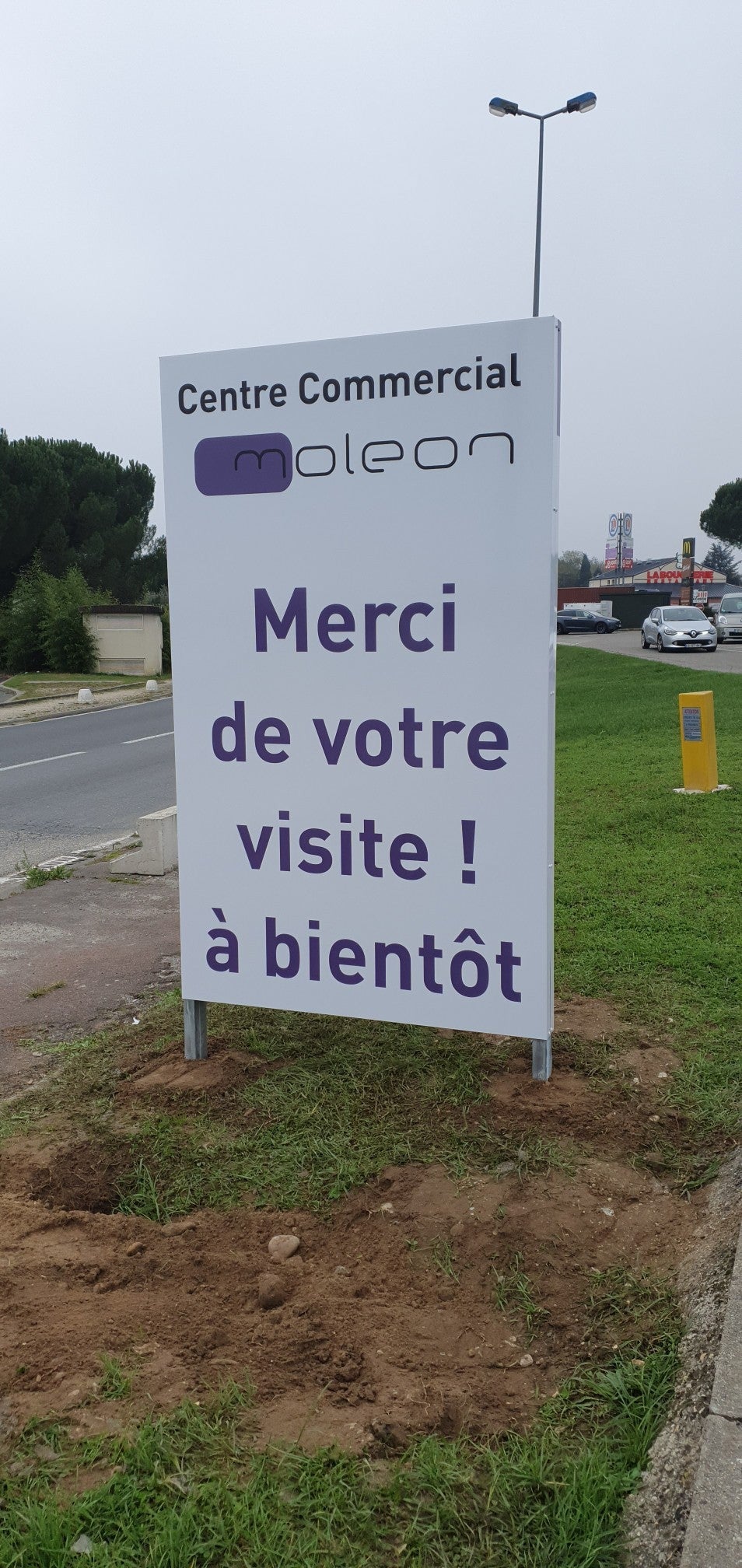 Totem exterieur - signalétique