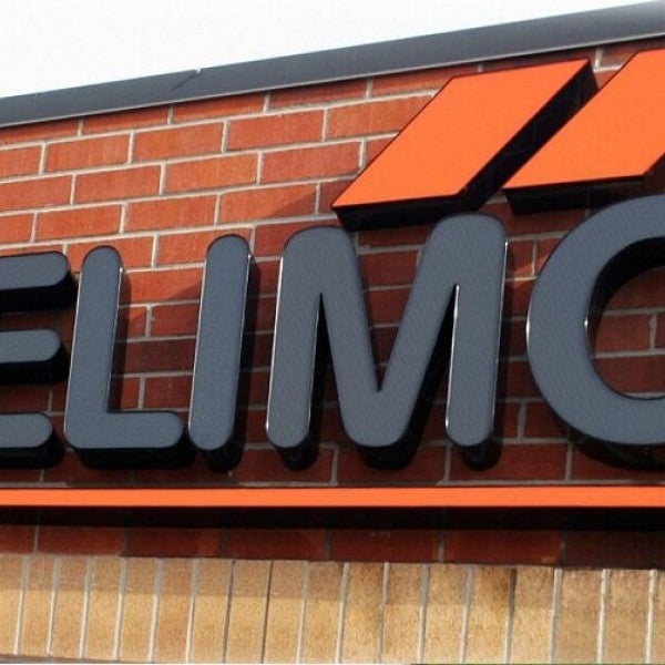 Ensure Your Outdoor Sign Gets Noticed