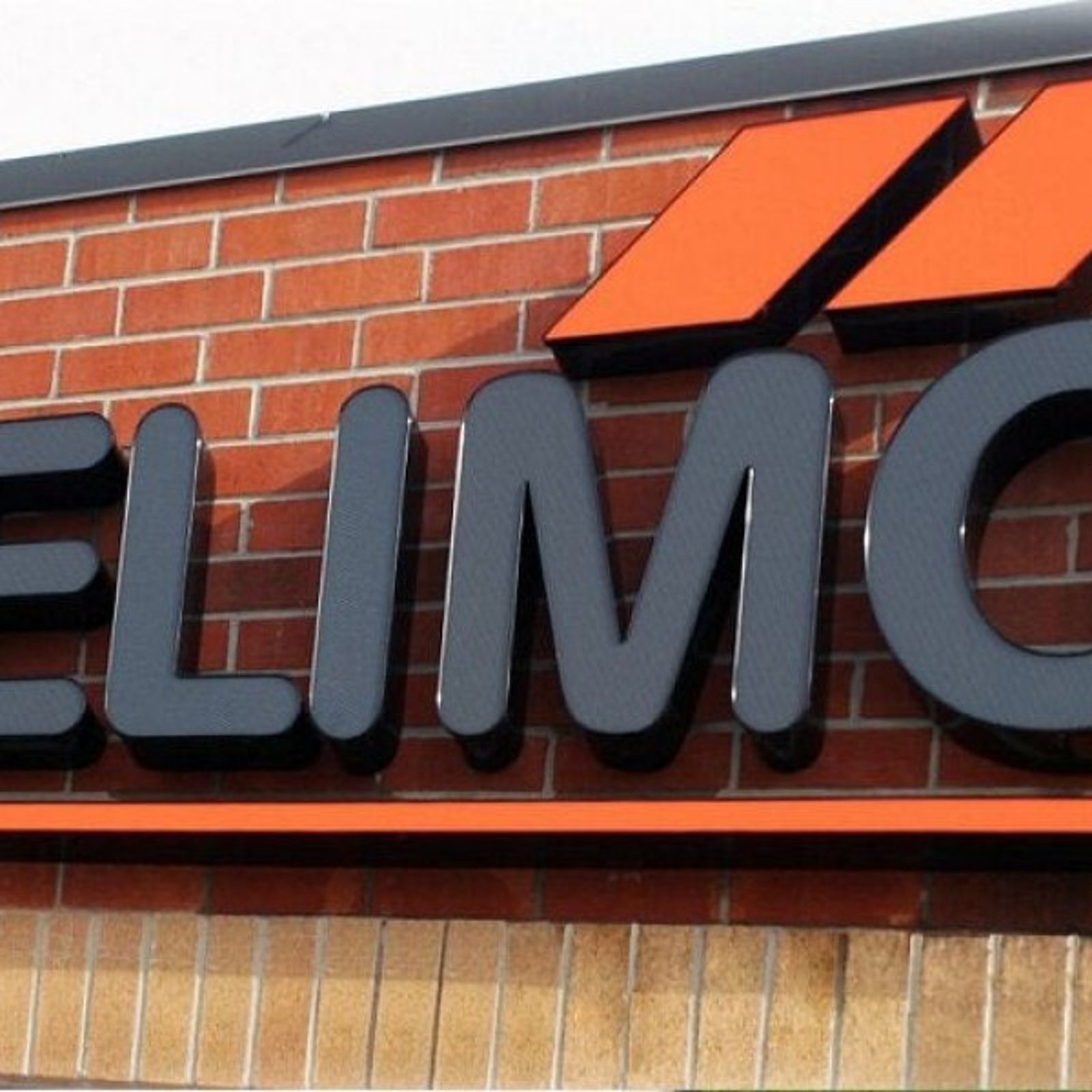 Ensure Your Outdoor Sign Gets Noticed